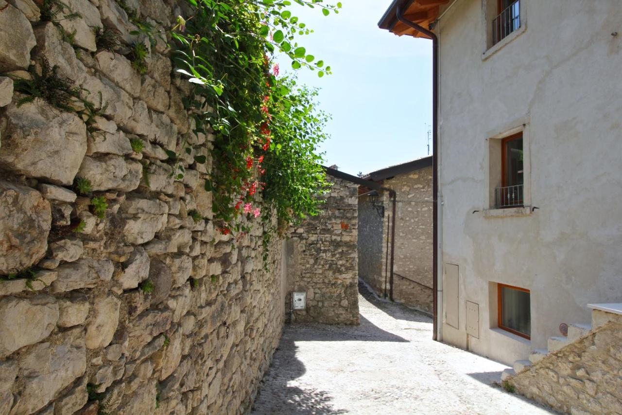 Ca De L'Angelon Aparthotel Brenzone sul Garda Exterior foto