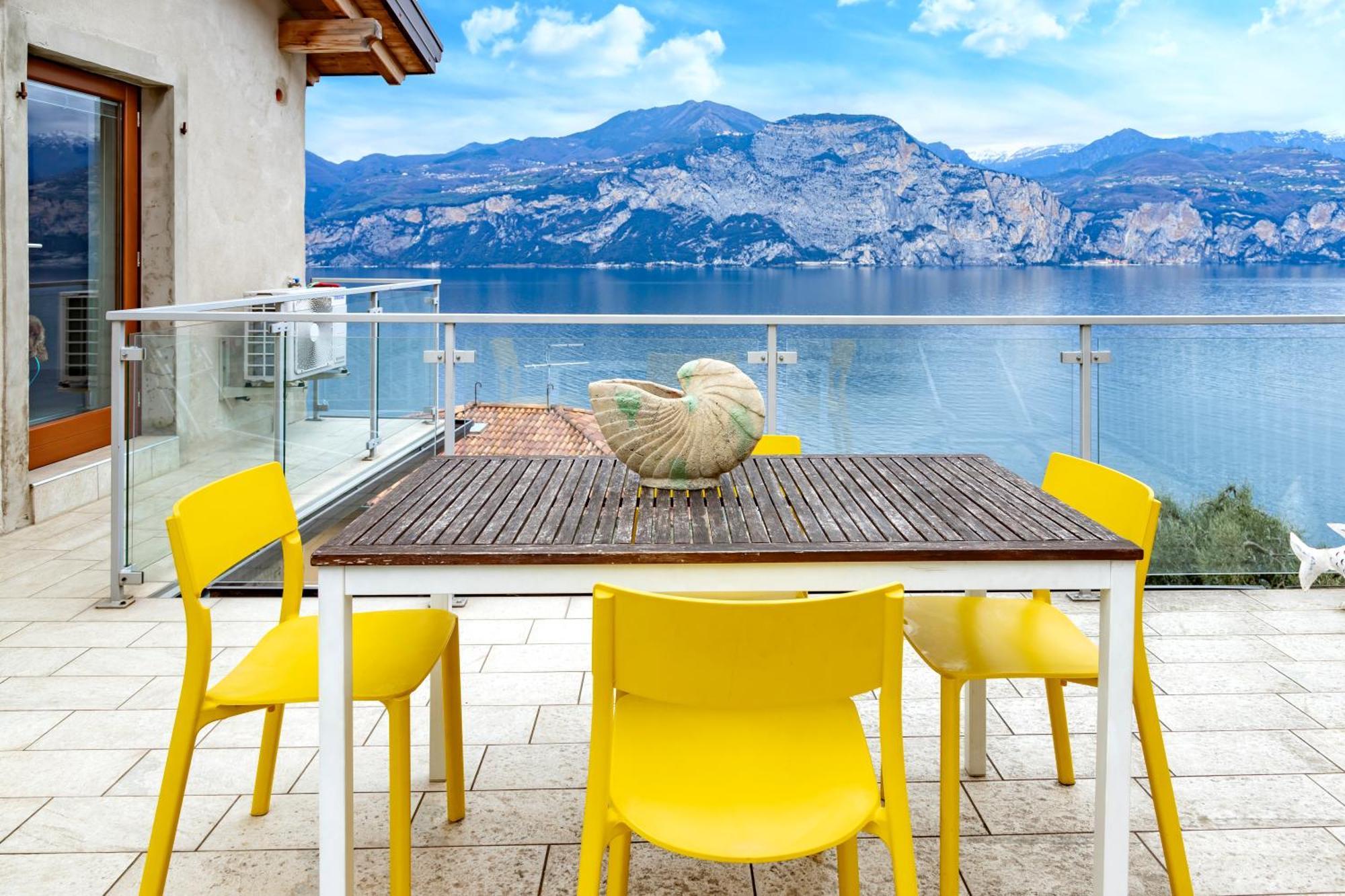 Ca De L'Angelon Aparthotel Brenzone sul Garda Exterior foto