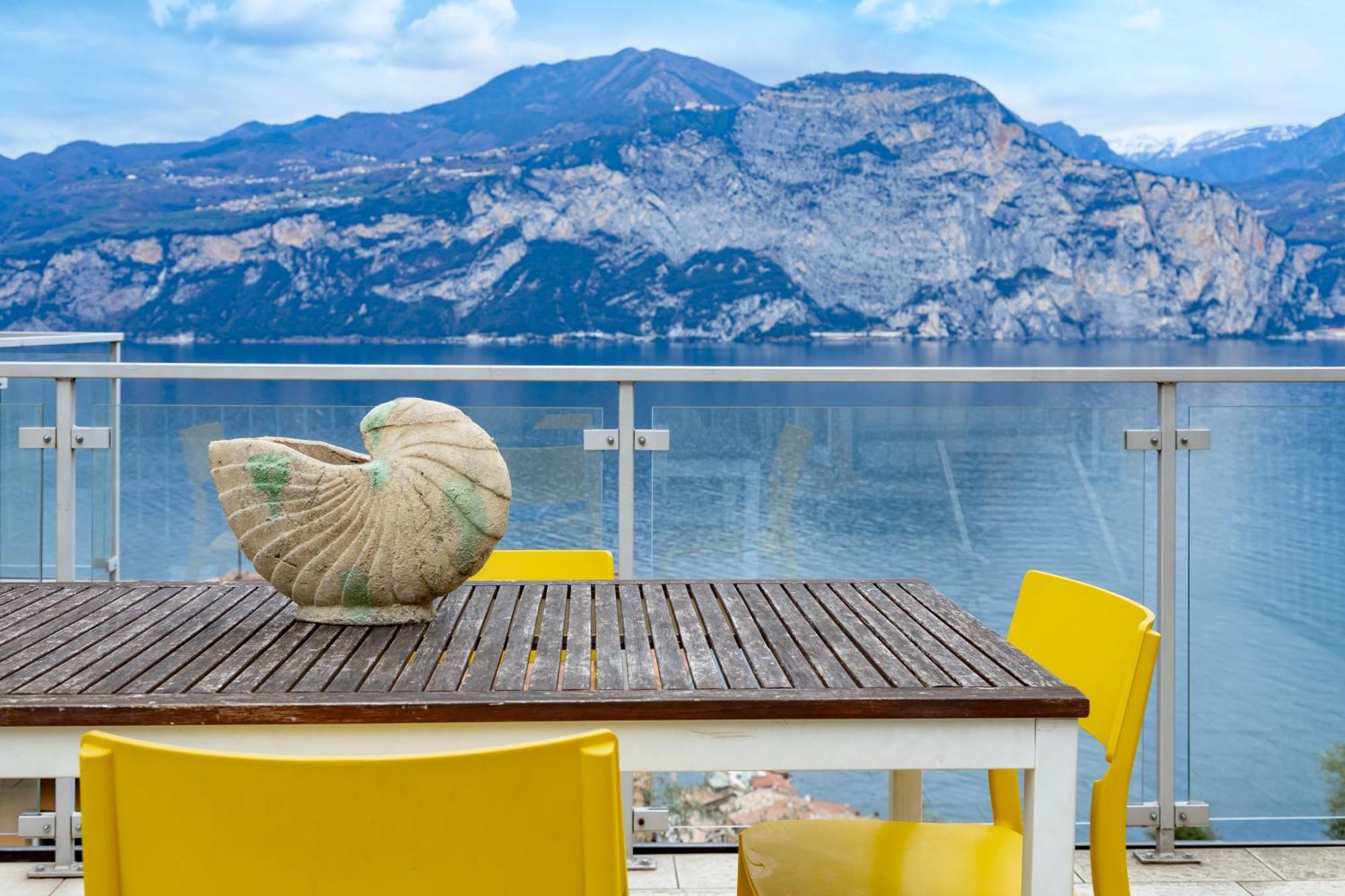 Ca De L'Angelon Aparthotel Brenzone sul Garda Exterior foto